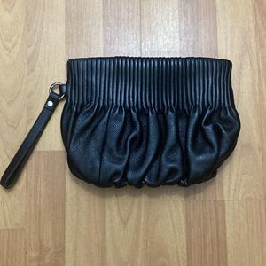 BODHI Bucket Ribbed Top Black Pebbled Leather Clutch Purse Bag